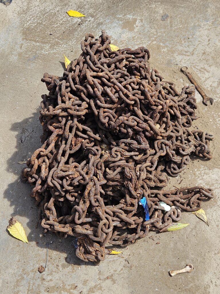 Half of the chain.  Wotta mess